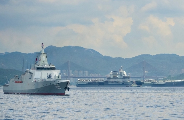 中國海軍山東艦航母編隊(duì)抵達(dá)香港